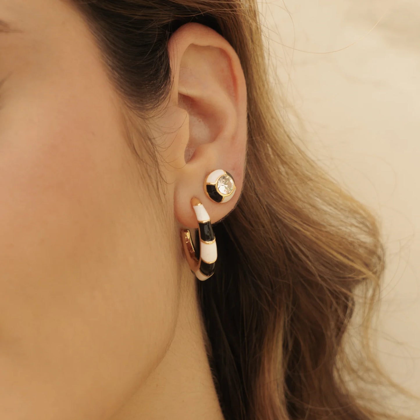 Chroma Earrings White Black