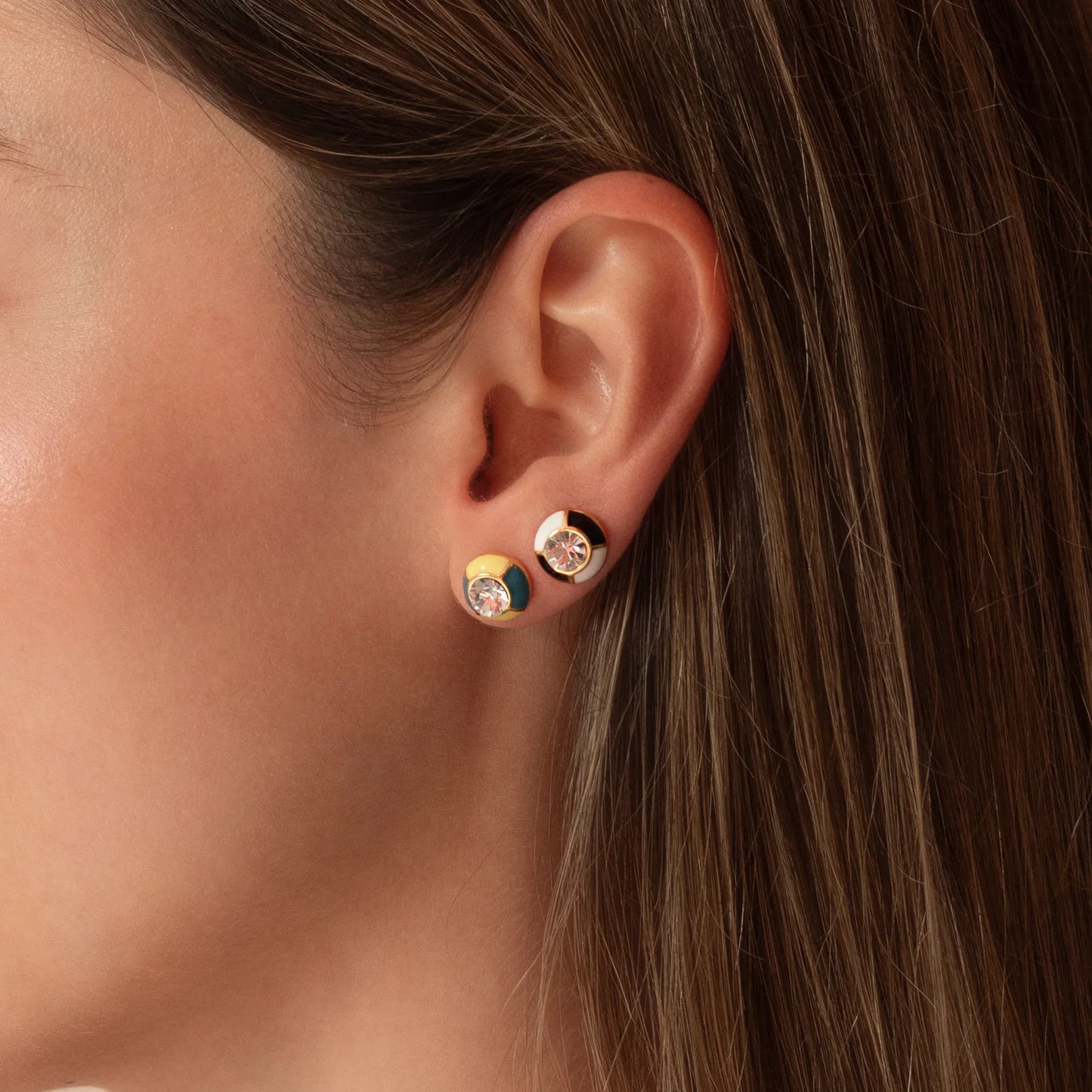 Me Flipa Studs White Black